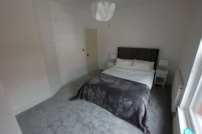 16, Canterbury Street, Greater Manchester photo 4