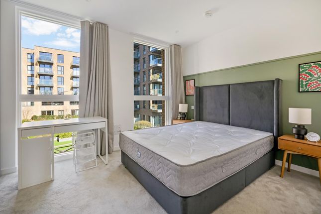 4, Springpark Drive, London photo 4