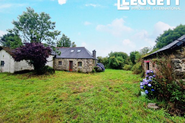 Thumbnail Villa for sale in Plourac'h, Côtes-D'armor, Bretagne