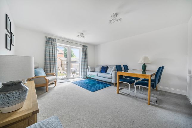 33 Farmer Close, Bognor Regis photo 3