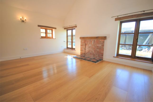 Barn conversion to rent in Outwoods, Newport