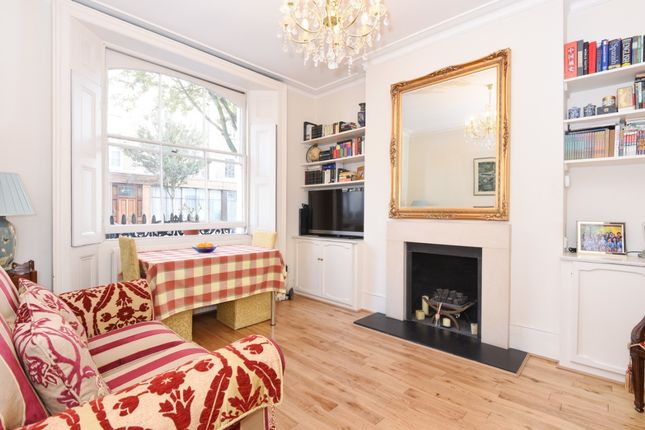 Flat to rent in Danbury Street, London