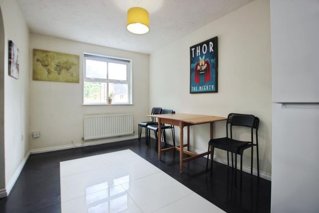 Wren Close, Bristol photo 3
