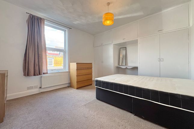 17, Bentley Grove, West Yorkshire photo 3