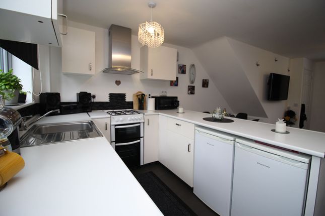 25 Yarrow Way, Southampton photo 4