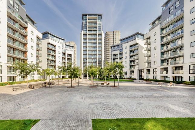 Thumbnail Flat for sale in Pump House Crescent, Brentford