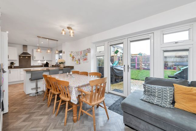 38 King James Close, Ely photo 2