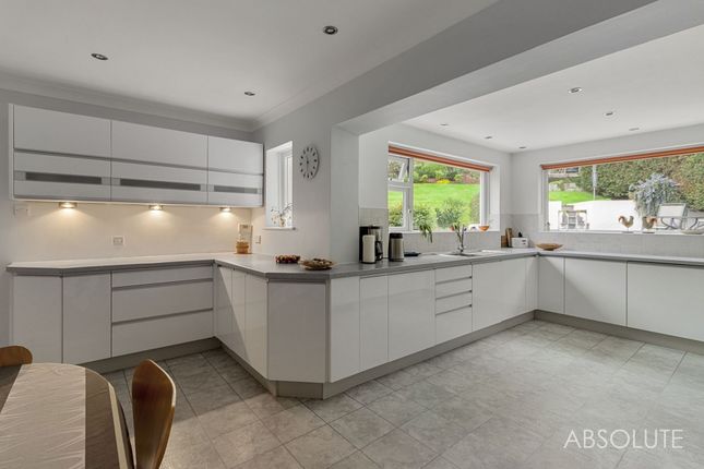 Orchard End Ilsham Crescent, Torquay photo 2