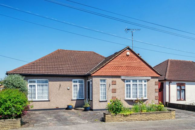 Thumbnail Bungalow for sale in Elm Avenue, Oxhey