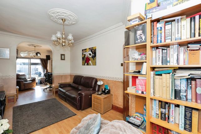 21, Brantwood Gardens, Ilford photo 4