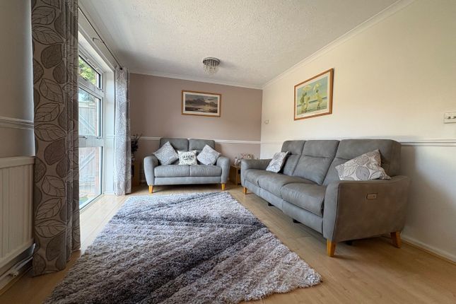 18, Skipton Close, Stevenage photo 4