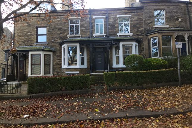 1-bed house on Birklands Road, Shipley, £650/mo