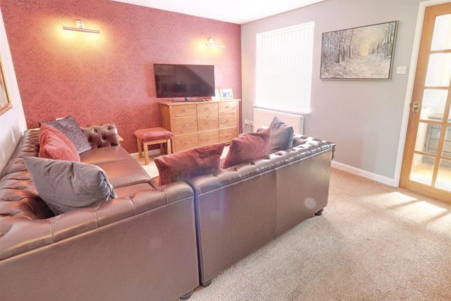 36.., Woodland Gardens, Crewe photo 4