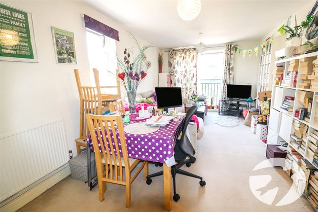 126, Tanners Close, Dartford photo 4