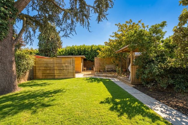 26 Loxley Road, Stratford-Upon-Avon photo 4