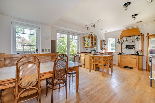 14, Spencer Hill, London photo 2