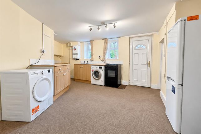 21, Pasture Mount, Leeds photo 2
