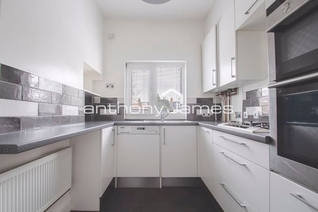 Flat to rent in Greenvale Road, Eltham, London