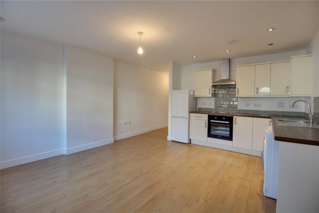 Flat for sale in Reading Road South, Fleet, Hampshire