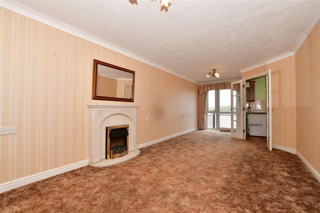 Thumbnail Flat for sale in Wharfside Close, Erith, Kent