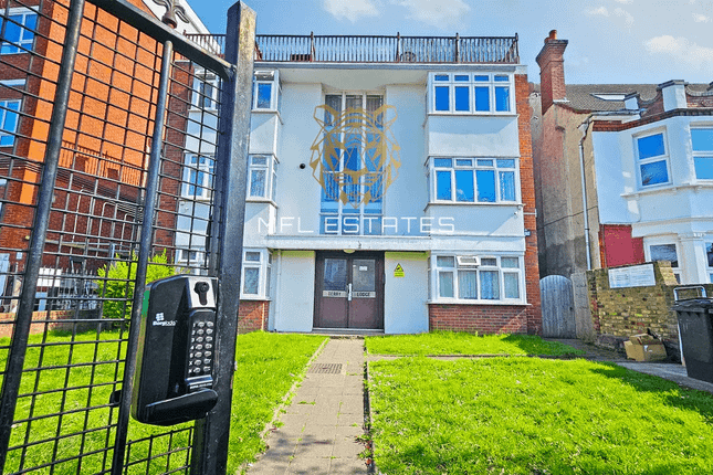 Studio flat on Flat 5, Terry Lodge, 680, London Road, Thornton Heath, £250,000