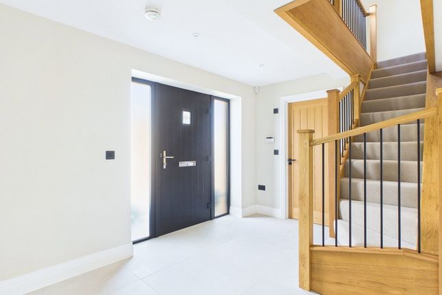 Woodview, Oxhey Lane, Watford photo 3
