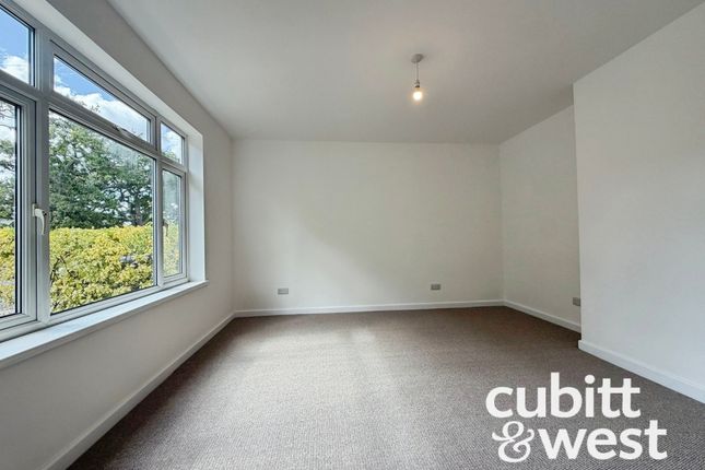 21, Highclere Avenue, Havant photo 3