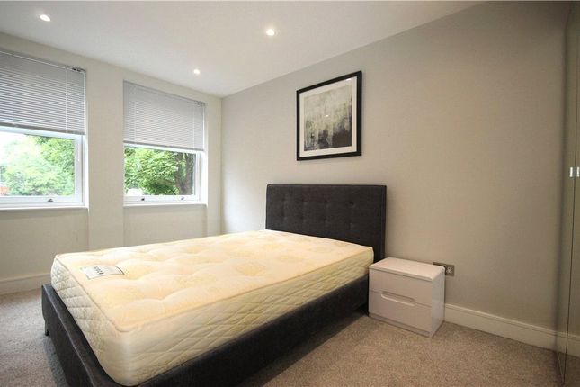 Flat 26, Walpole Court,, Ealing Green, London photo 5
