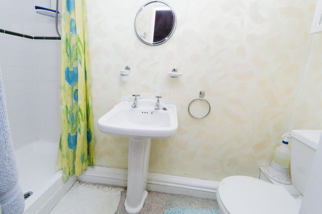 Flat for sale in High Street, Porthmadog, Gwynedd