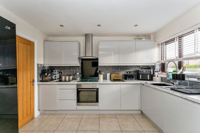 12, Brynmor Avenue, Denbighshire photo 4
