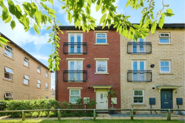 Town house for sale in Holts Crest Way, Leeds