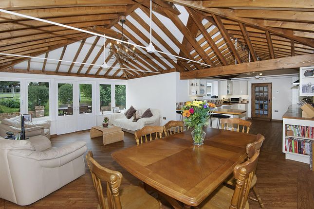 BENHAM VILLA, Gibbons Lane, Sellindge, Ashford photo 3
