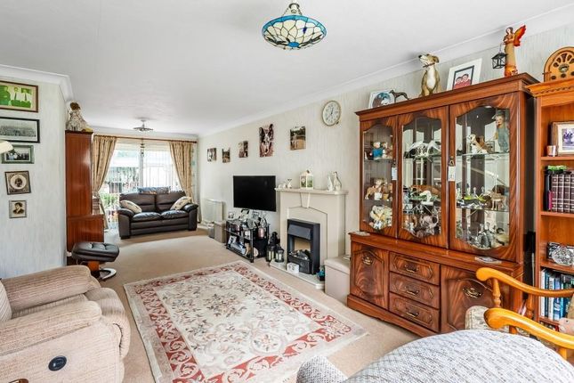 11, St. Johns, North Holmwood photo 4