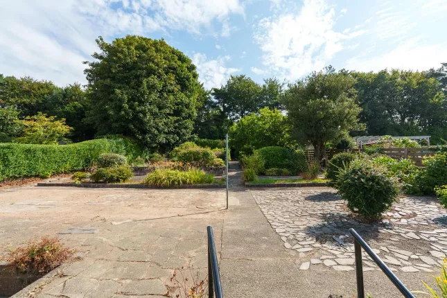 Claghyn Glassey, 62 Ballanard Road, Douglas photo 4