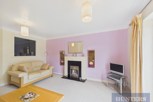 Flat 8, St. James House, Wash Beck Close, Scarborough photo 3