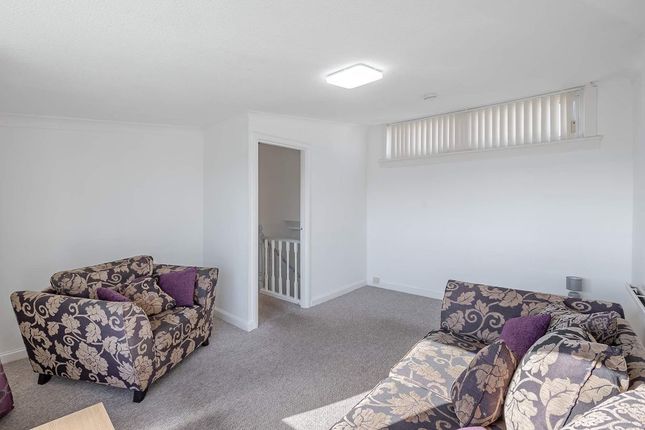 98, Whitelaw Drive, Boghall photo 2