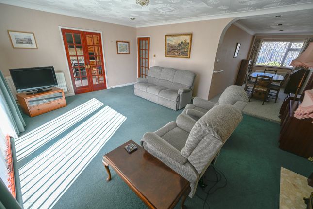 52, Merley Lane, Wimborne photo 3