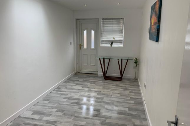 Halfway Avenue, Luton, Bedfordshire, Luton photo 2