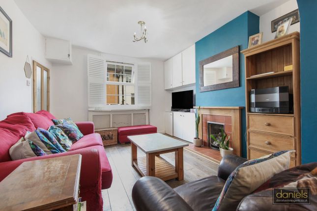51, Goodhall Street, London photo 2