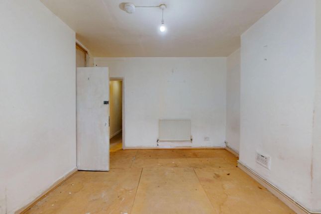 62 Tudor Road, London photo 3