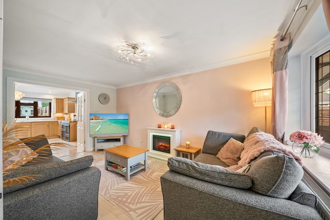 23, Blithfield Drive, Brierley Hill photo 4