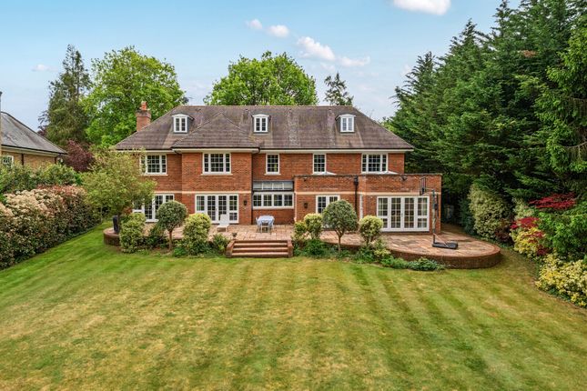 Lamorna,, Godolphin Road, Weybridge photo 4