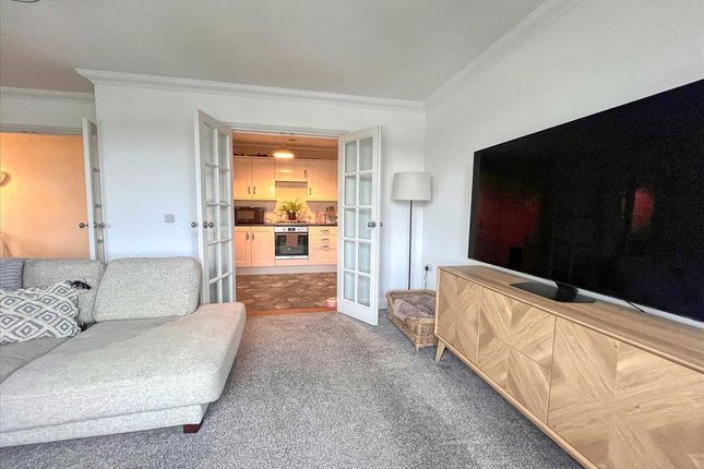 Flat 4,, Shelfords, Kirby Cross photo 4