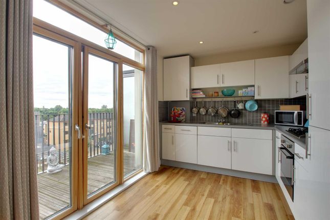 Flat for sale in Columbia Place, Campbell Park, Milton Keynes