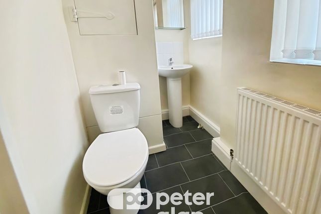 42, CARDIFF photo 4