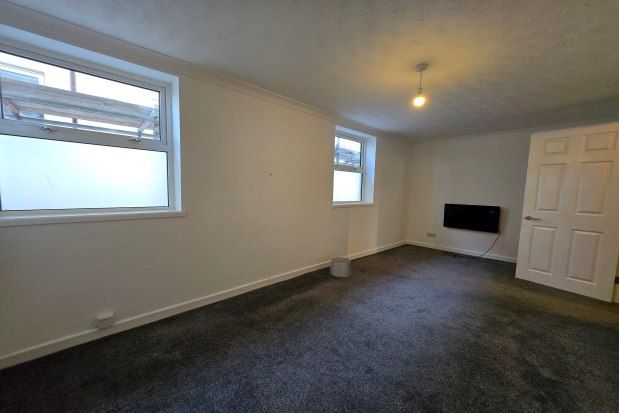 Thumbnail Flat to rent in West Cliff, Dawlish