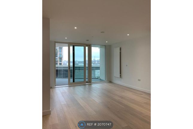 Flat to rent in Newham, 2Su