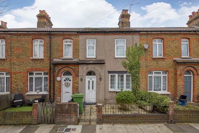Terraced house to rent in Manor Grove, Richmond