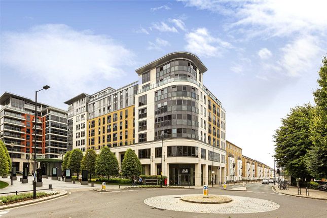 Flat for sale in Townmead Road, London