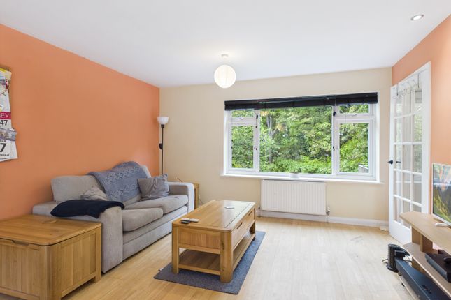 19 Linchfield, High Wycombe photo 2